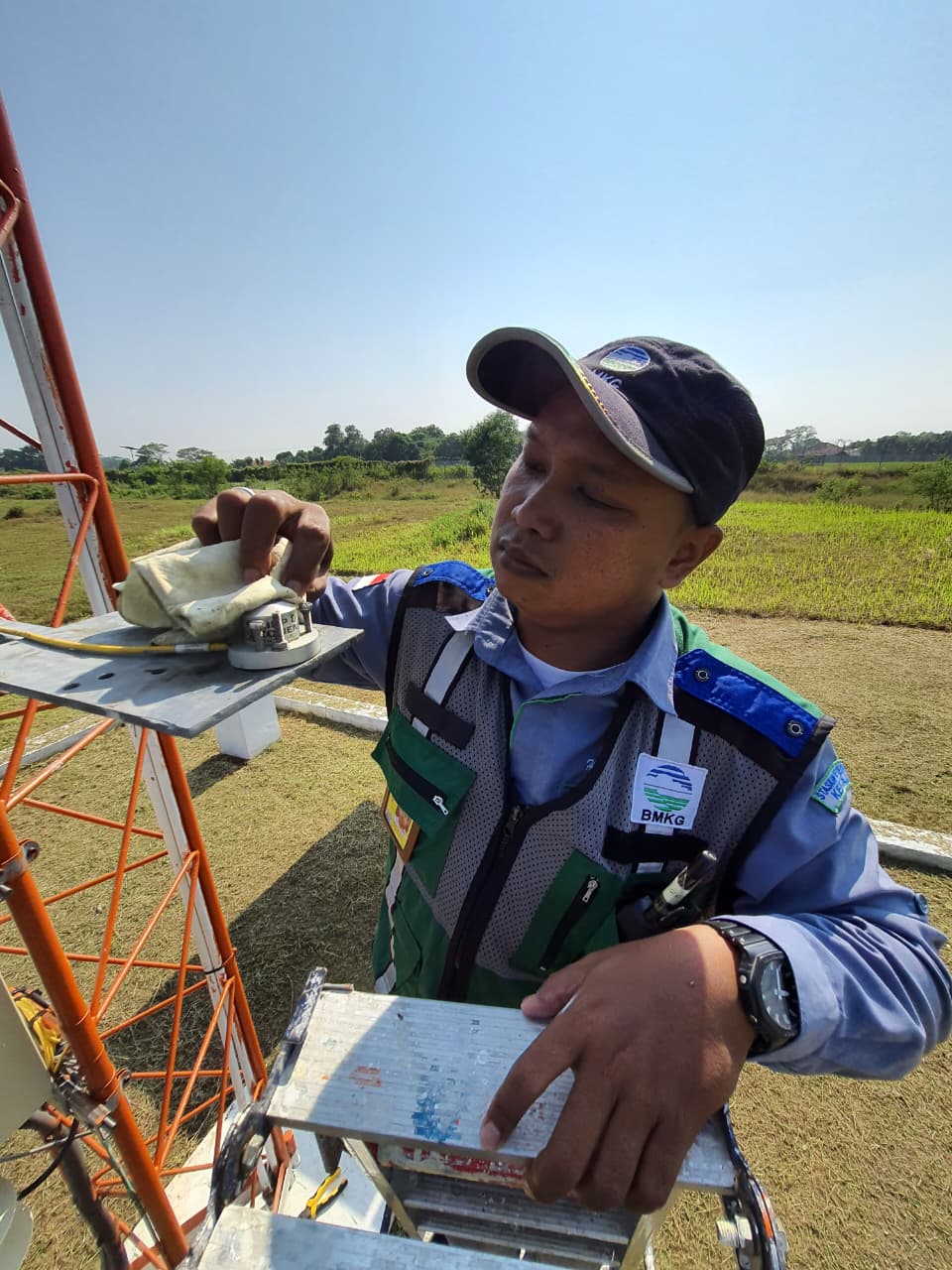 KEANDALAN AWOS UNTUK KESELAMATAN PENERBANGAN,  STAMET Kertajati melaksanakan Preventive Maintenance DI Bandara Internasional Kertajati