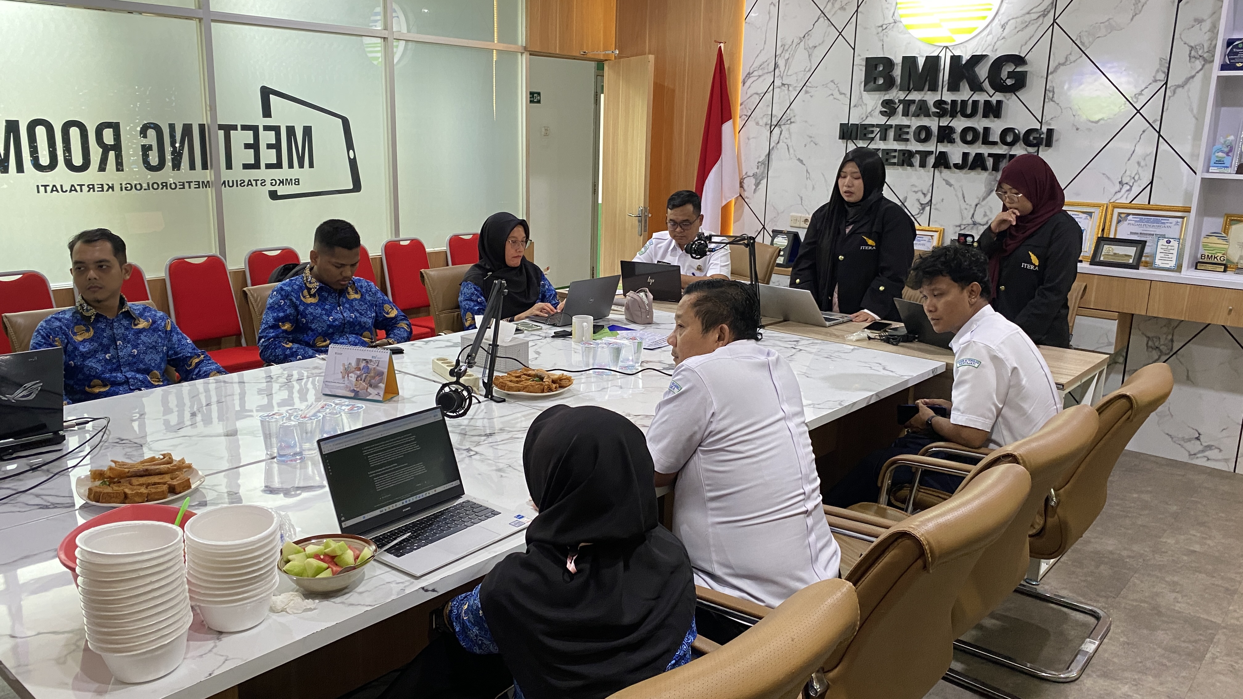 PRESENTASI LAPORAN PRAKTIK KERJA MAHASISWA INSTITUT TEKNOLOGI SUMATERA